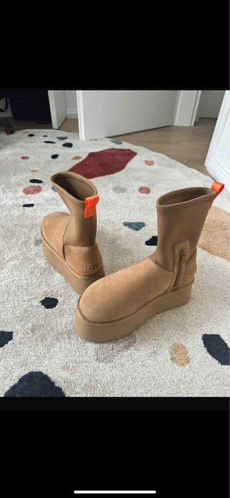 Vand diferite modele de ugg uri si moon boots!!