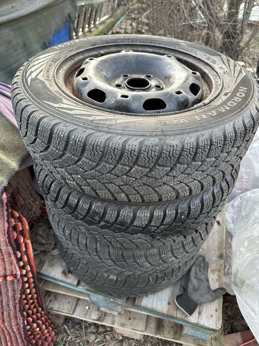 Roti iarna vw polo skoda fabia 14 cauciucuri perfecte 165/70 R14