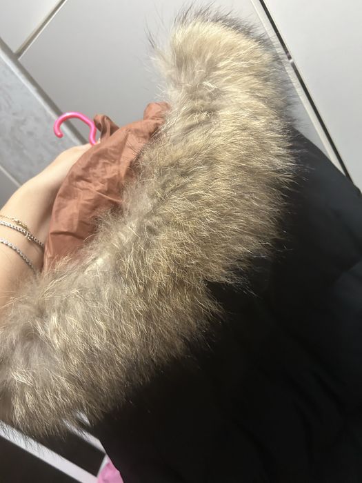 Geaca puf si pene  cu gluga blana naturala L