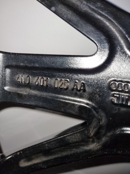 Set 4 jante aliaj + cauciucuri iarna R 20 AUDI A8 S8 4N D5/4N0601002AA