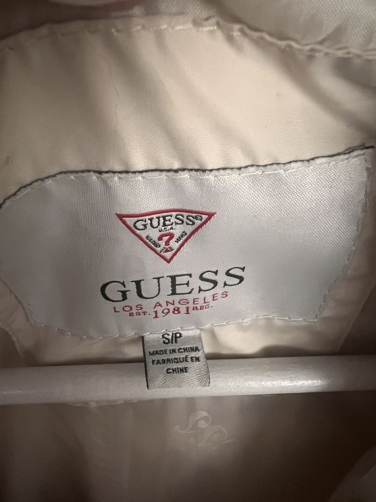 Яке  Guess-крем/беж