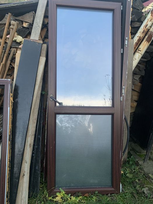 Vand geam si usa termipan in stare buna  /geam 80/116 si 82/220