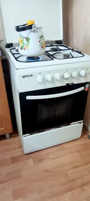 Продам газовую плиту