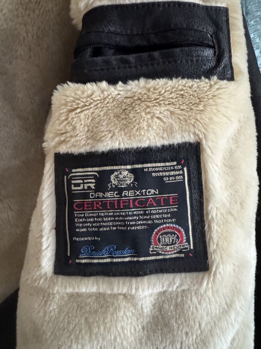 Vand geaca piele 100% naturala (calitate)