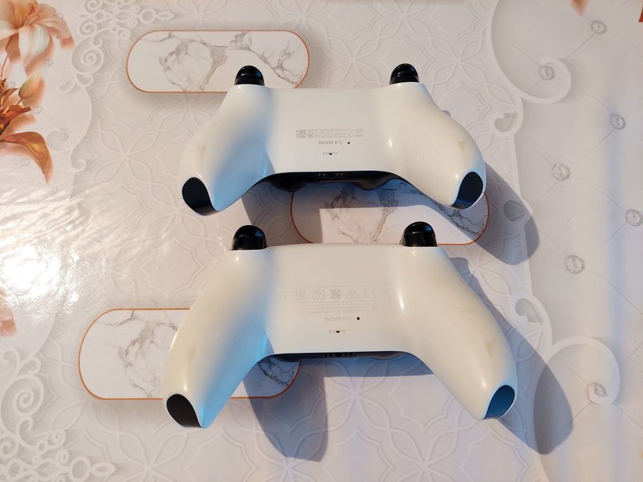 Продам джостики PS5