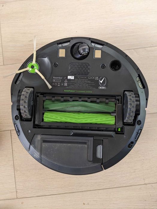 Robot aspirator iRobot Roomba i7 (i7156), stare f bună, gri deschis