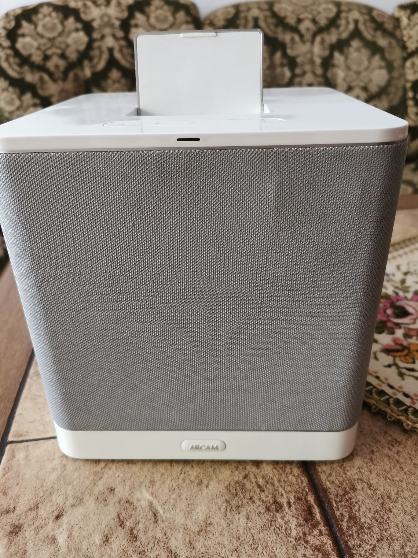 RCube  Arcam. Sonab Cloud 9 subwoofer wireless activ