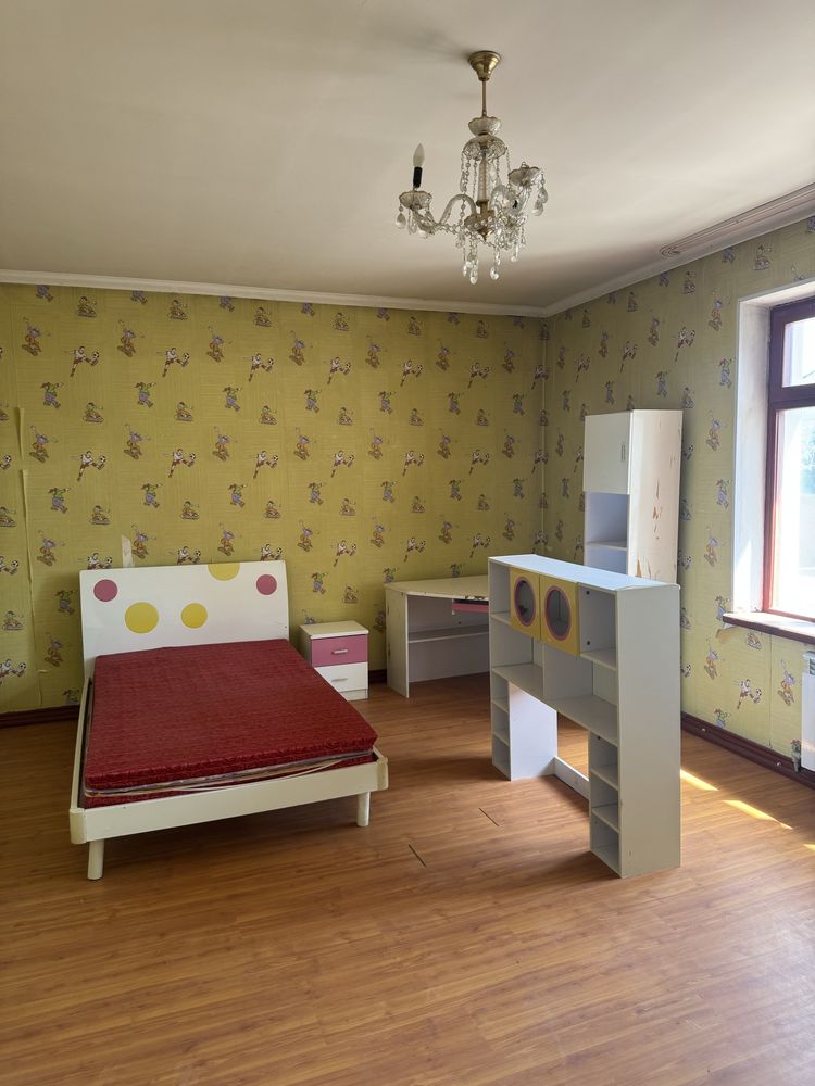 Сдается 2х этажный дом в аренду.
