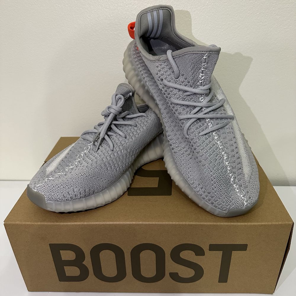 Yeezy Boost 350 V2 Tail Light