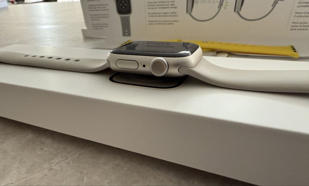 Apple Watch Series 8 Starlight 41mm 100% Battery Health