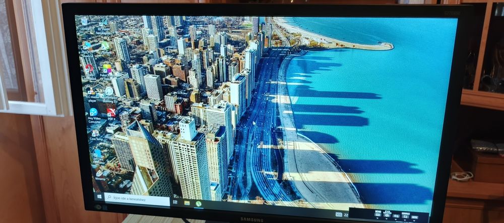 Monitor led LG si Samsung