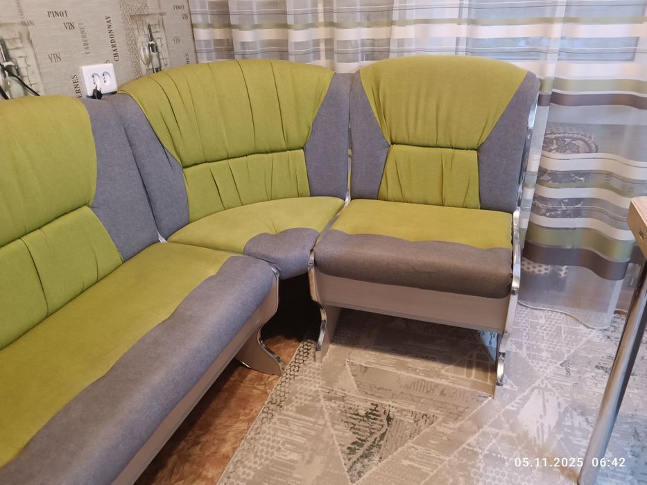 Продам диван угловой 125х170