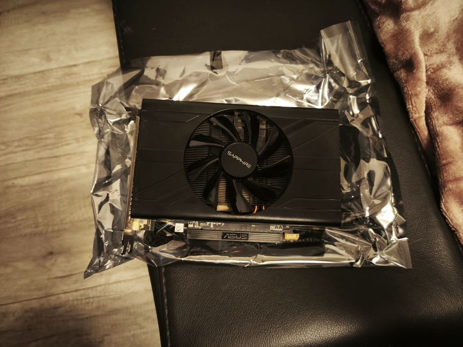 Vând placa video Radeon rx570 4GB