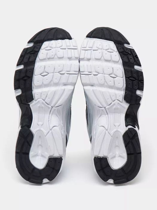 Yoshlar uchun zamonaviy va qulay krossovkalar