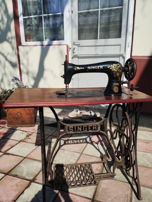 Masina de cusut vintage SINGER