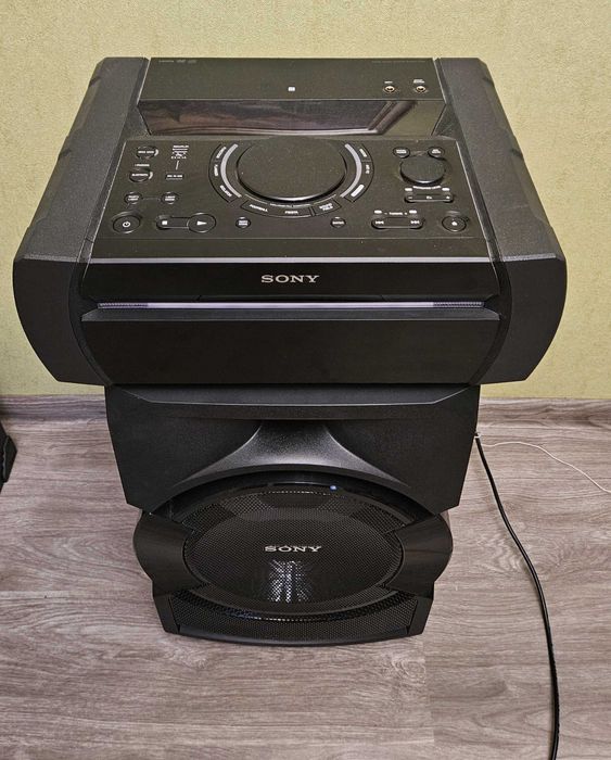 Продавам Аудио Система Sony Shake-X30D