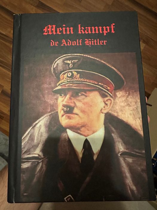 Carte Mein Kampf stare perfecta