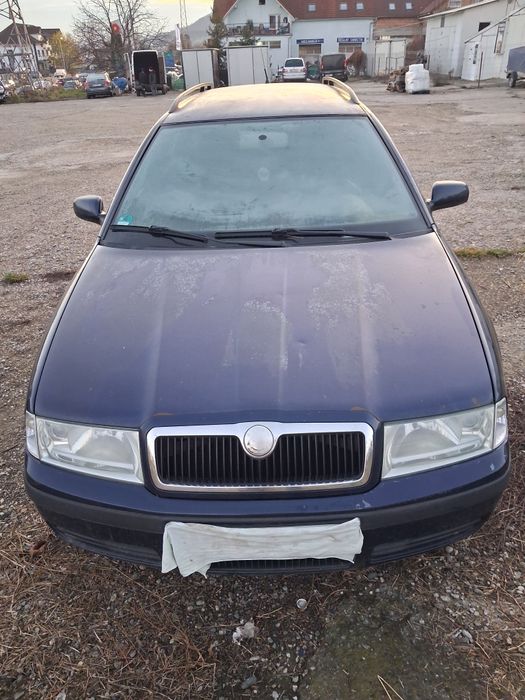 Skoda octavia  2003. 1.6 benzina