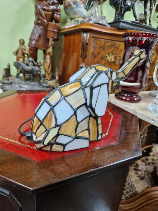 Страхотна антикварна настолна лампа Тифани
