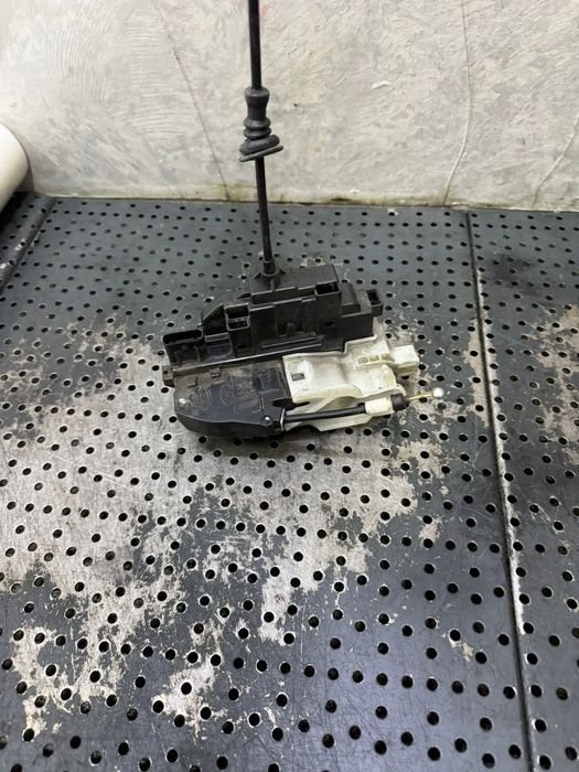 Broasca usa stanga fata kia ceed 1 ed