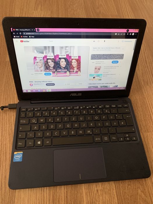 Mini Laptop Asus Slim Display 12,6,perfect functional cu incarcator.