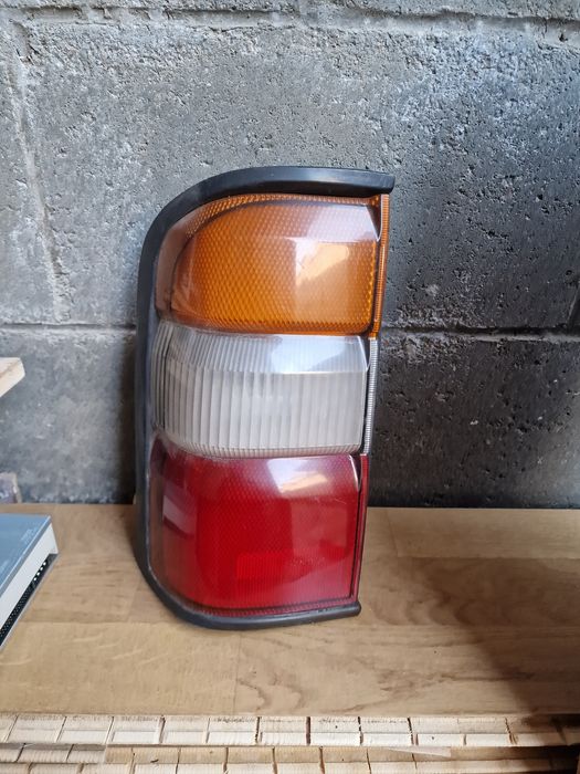 Продам задний плафон