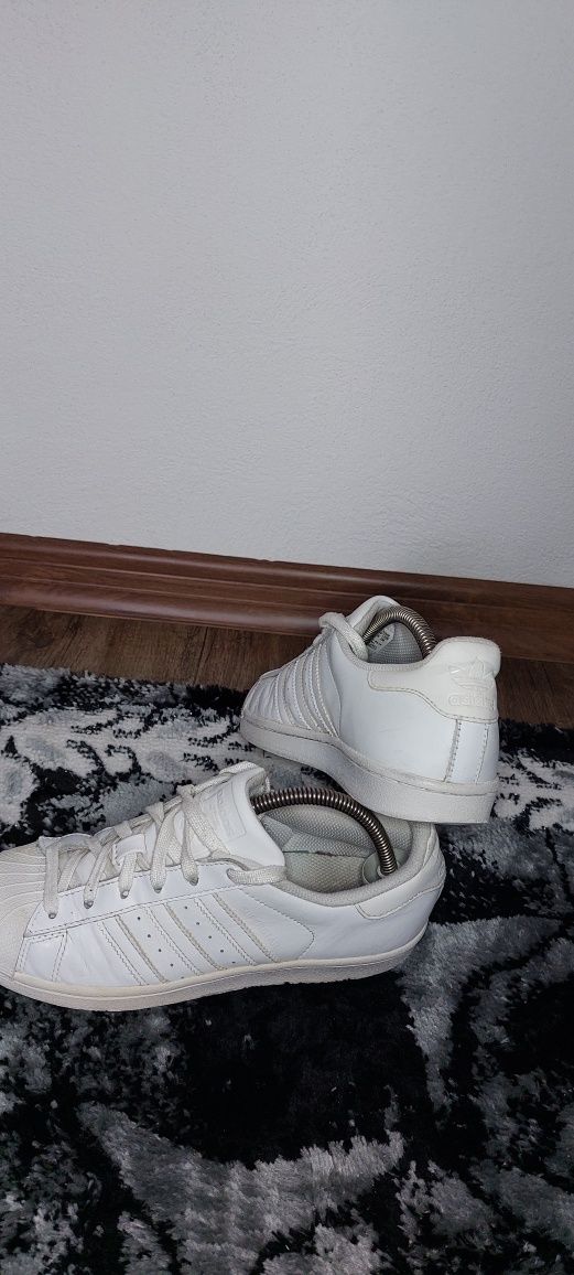 Adidaşi Superstar originali