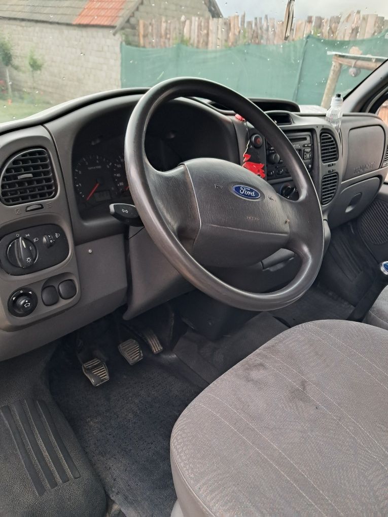 Ford Transit 3 locuri 2004