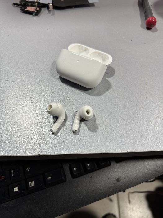 Vand casti airpods pro 1
