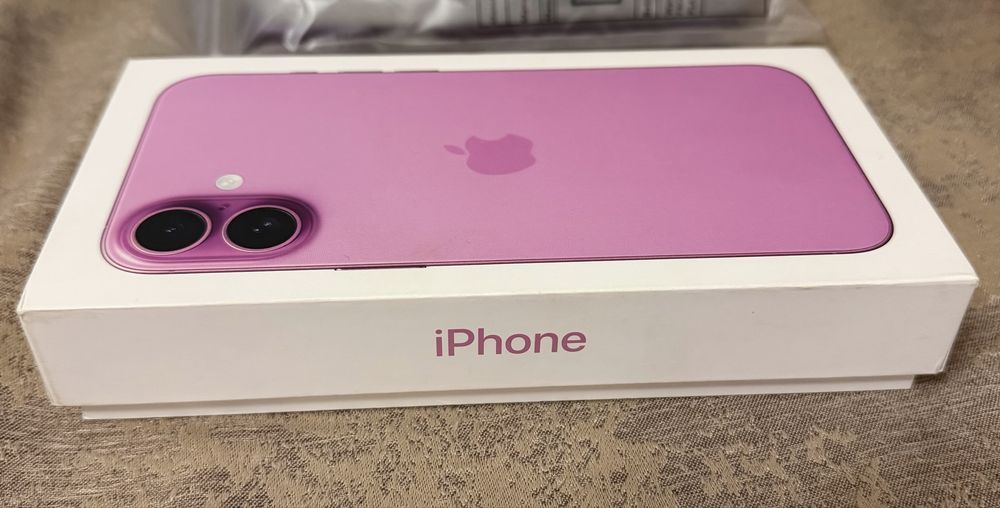 Vând iPhone 16 Plus - 128GB