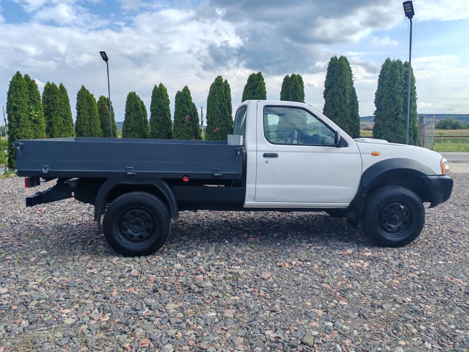 Nissan Navara 4x4 2004 bena lunga 240x175 cm