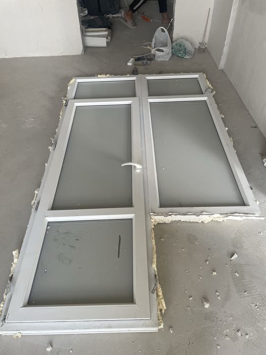 Двер пластиковый