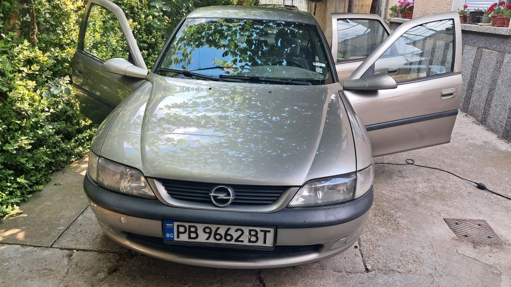 Продава се опел вектра