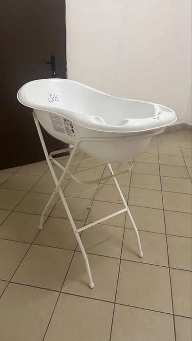 Детская ванна на ножках.