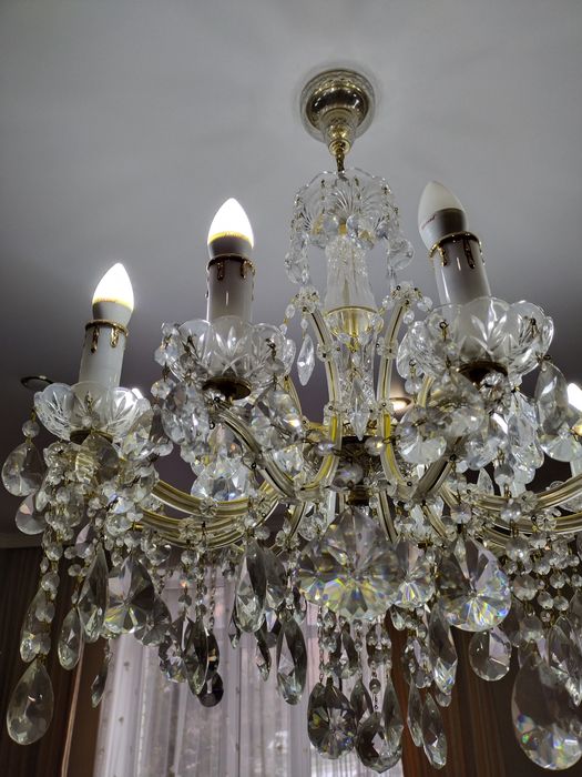 Хрустальная люстра