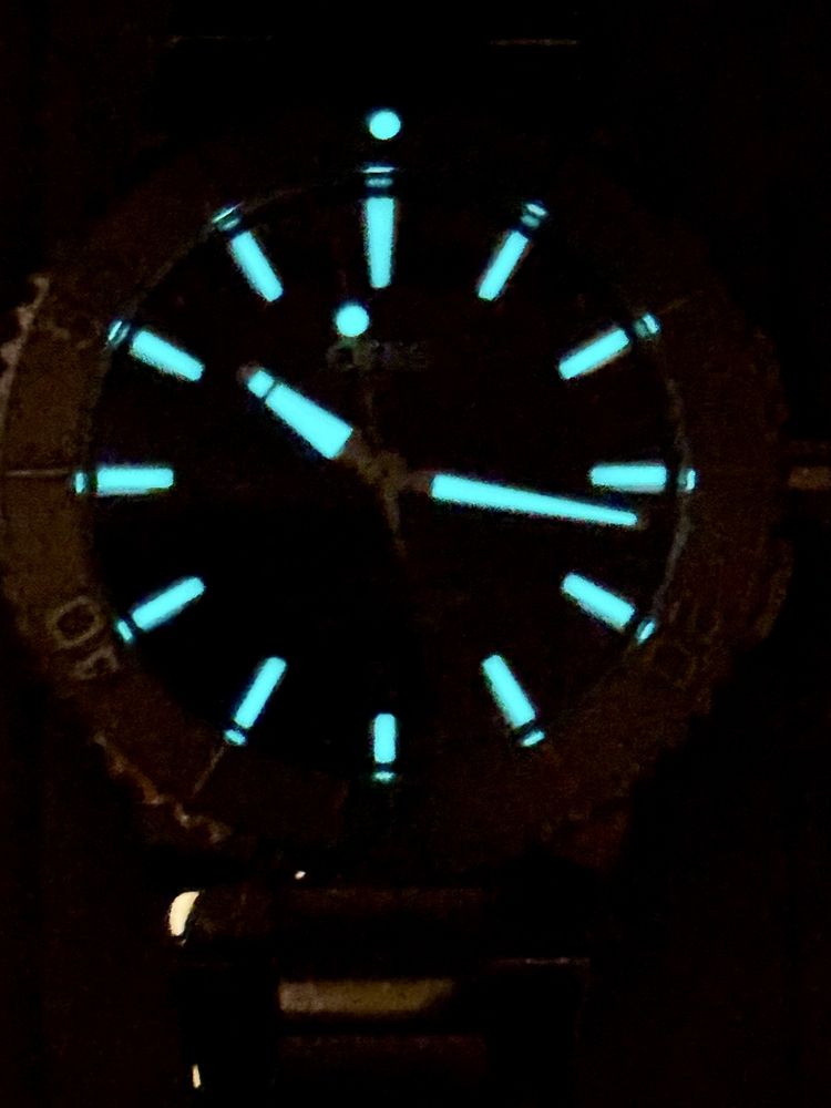 ORIS Aquis date taste
