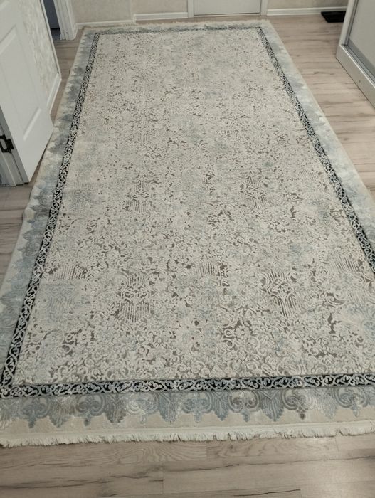 Продам ковер в отличном состоянии