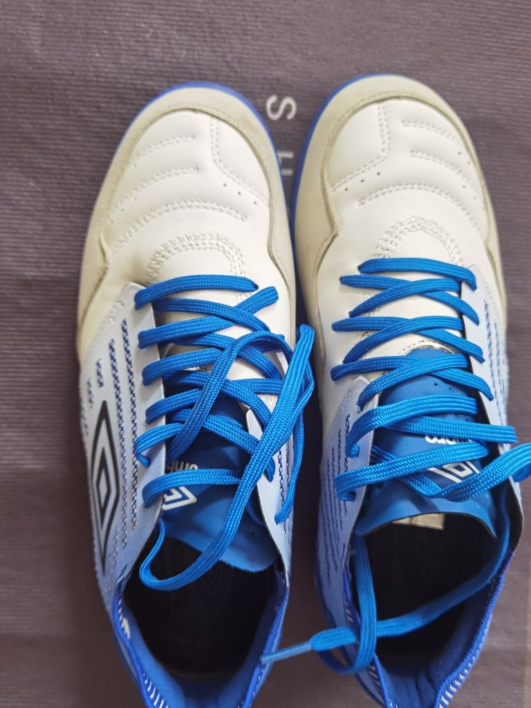 Мъжки маратонки umbro 42.5.номер