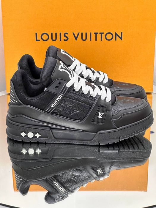 Adidasi Louis Vuitton