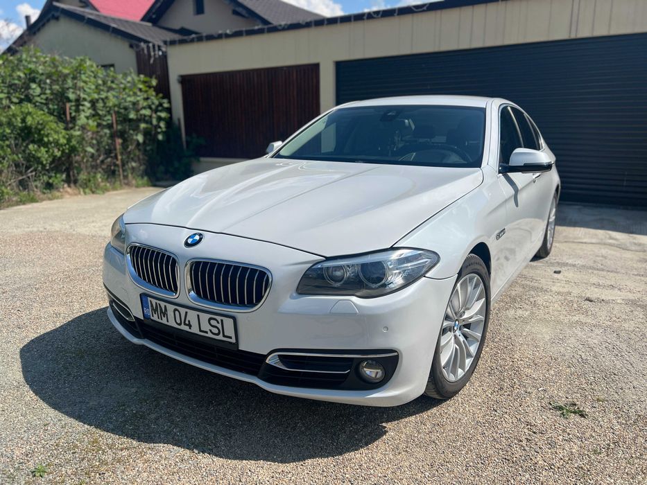 BMW Seria 5 525d xDrive Touring Aut. Luxury Line