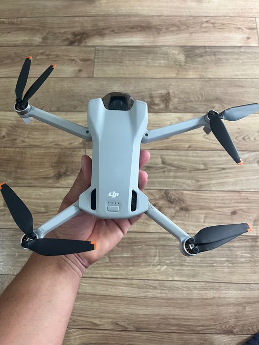 Дрон DJI MINI 3.