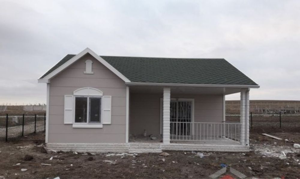 Vand case pe strctura metalica la cheie