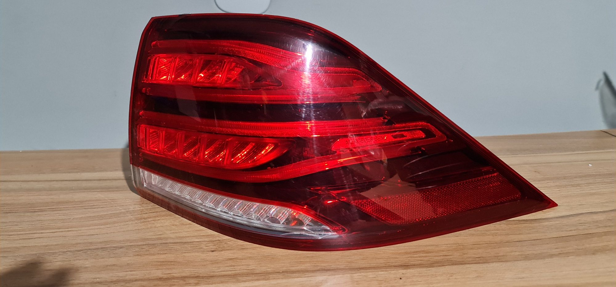 Lampa / Stop dreapta spate Full Led Mercedes W166 cod : A166 906 56 01