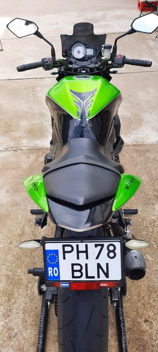 Vând kawasaki ZR750L 2009