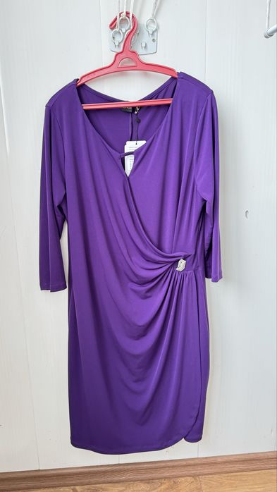 Продам новые платья