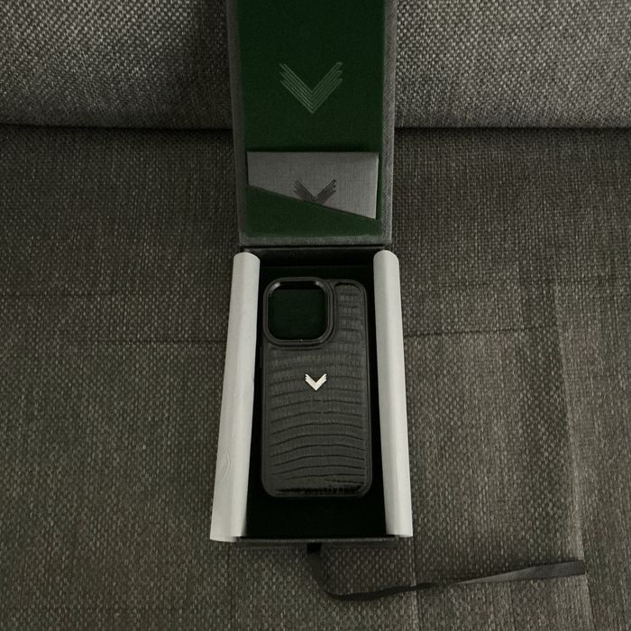 Vand husa telefon iphone 16 pro Velante