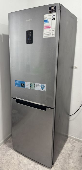 Холодильник Samsung