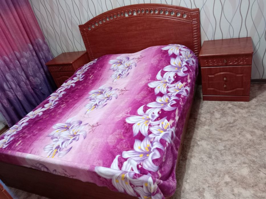 Продам спальный гарнитур