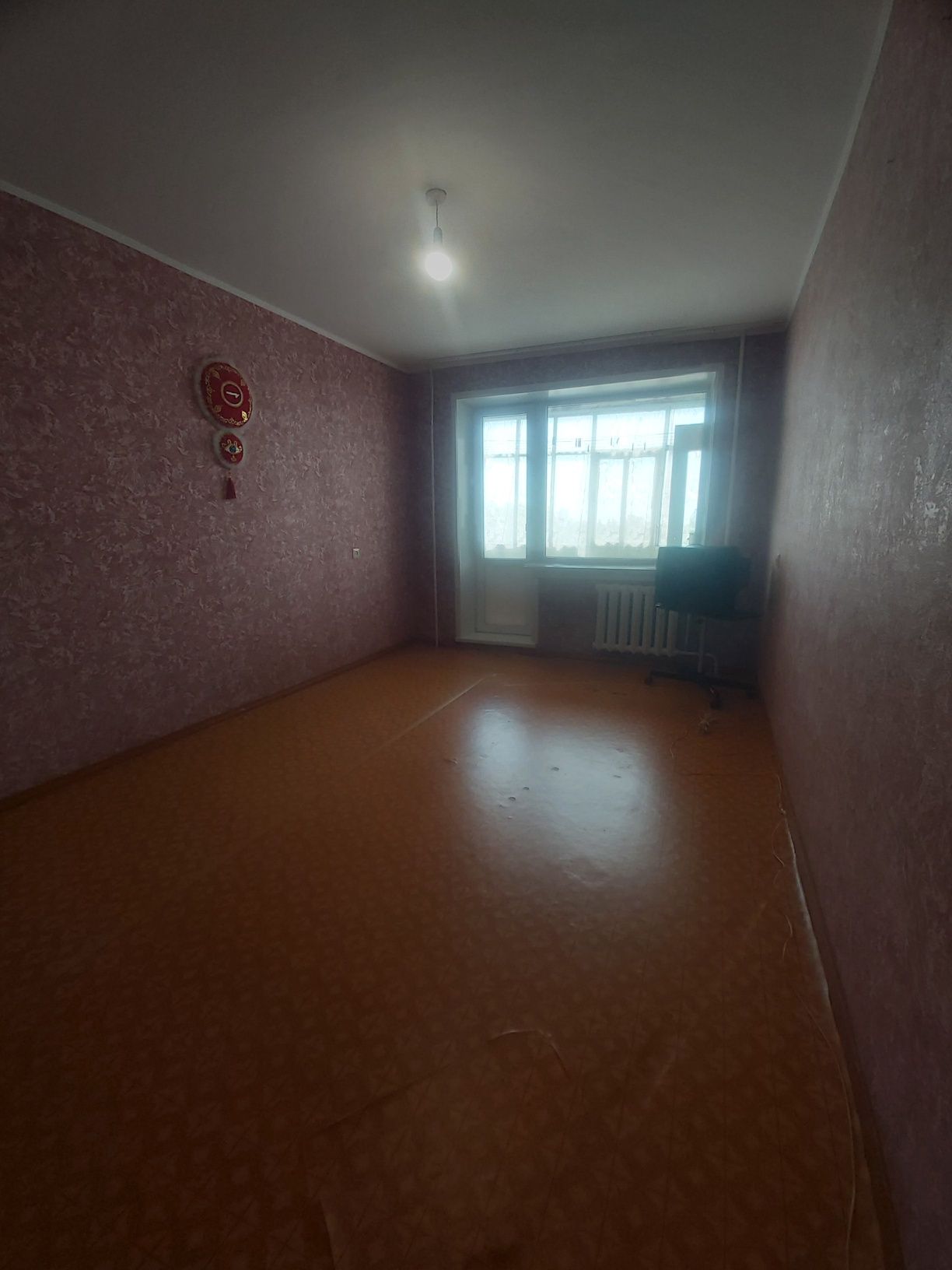 Продается 1-ком кв в 4- ом мкр.
