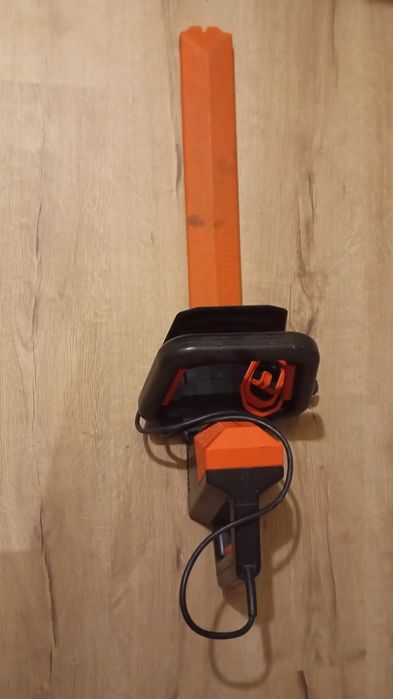 Foarfeca electrica pentru tuia